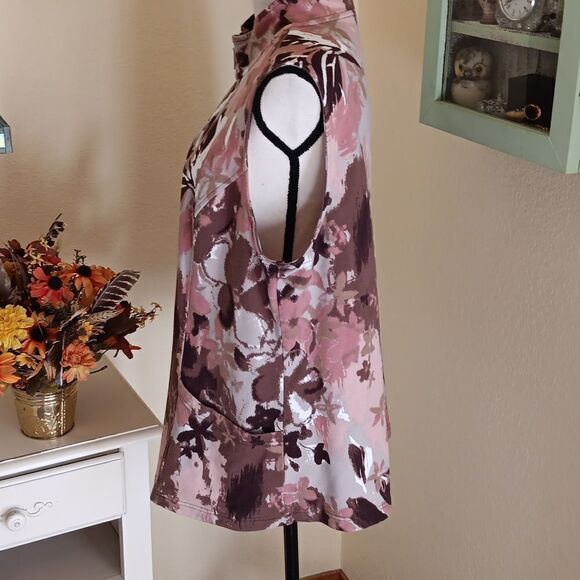 D&CO. Active Zip Up Vest - Picture 4 of 11